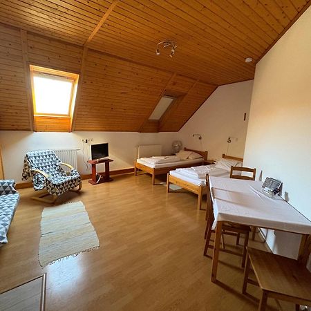 Haramia Csapszek Es Fogado Hotel Szombathely Ngoại thất bức ảnh
