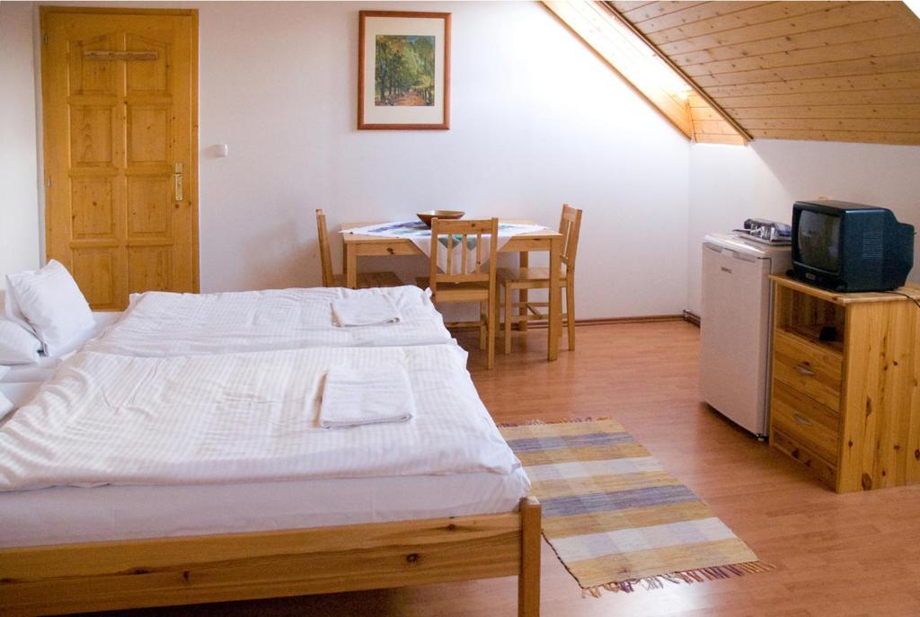 Haramia Csapszek Es Fogado Hotel Szombathely Phòng bức ảnh