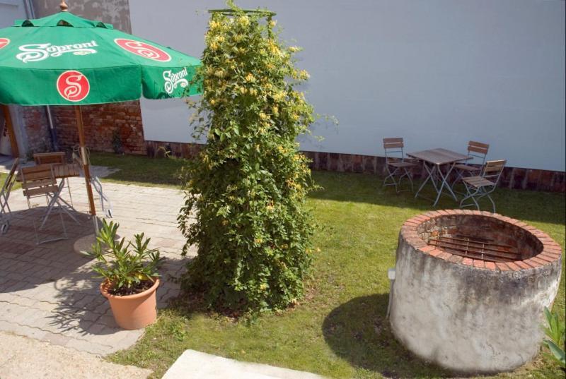 Haramia Csapszek Es Fogado Hotel Szombathely Ngoại thất bức ảnh